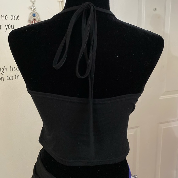 Sun and moon cropped black halter top. - Picture 6 of 7
